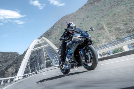 mb_cfmoto_675sr_r_gallery_01