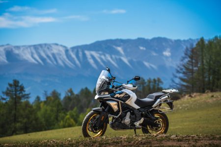 mb_cfmoto_700mt_2025_gallery_05