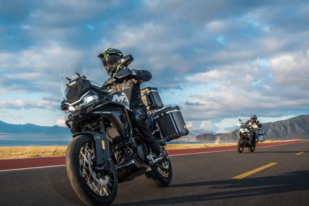 mb_cfmoto_700mt_2025_gallery_08